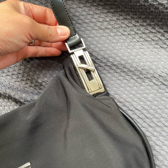 G adjustable black shoulder bag purse - Picture 5 of 9